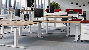 90 degree angled desk: Ideal for teamwork and meetings.