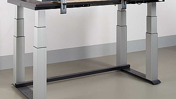 Maximum stability: extra-sturdy overall system for the workshop with very high lifting capacity (160 kg).