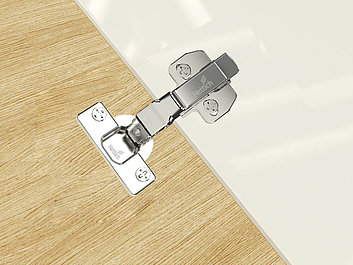 Wide 35° automatic closing angle: furniture doors always close gently and reliably.