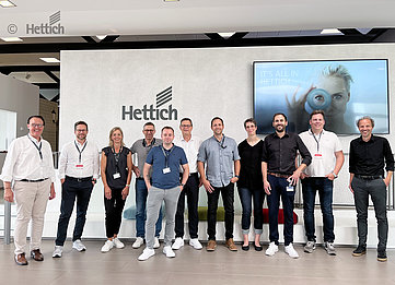 Die Zukunft gemeinsam selbst gestalten, statt nur darauf zu warten: Die „Innovations-Pioniere“ aus dem Netzwerk CREATIVE PARTNER trafen sich zu ihrem zweiten Projektworkshop im Hettich Forum. Foto. Hettich  