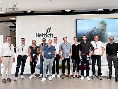 Die Zukunft gemeinsam selbst gestalten, statt nur darauf zu warten: Die „Innovations-Pioniere“ aus dem Netzwerk CREATIVE PARTNER trafen sich zu ihrem zweiten Projektworkshop im Hettich Forum. Foto. Hettich  